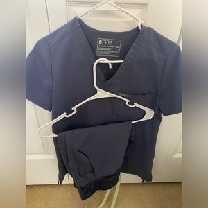 FIGS SCRUB SET IN SPACE NAVY
